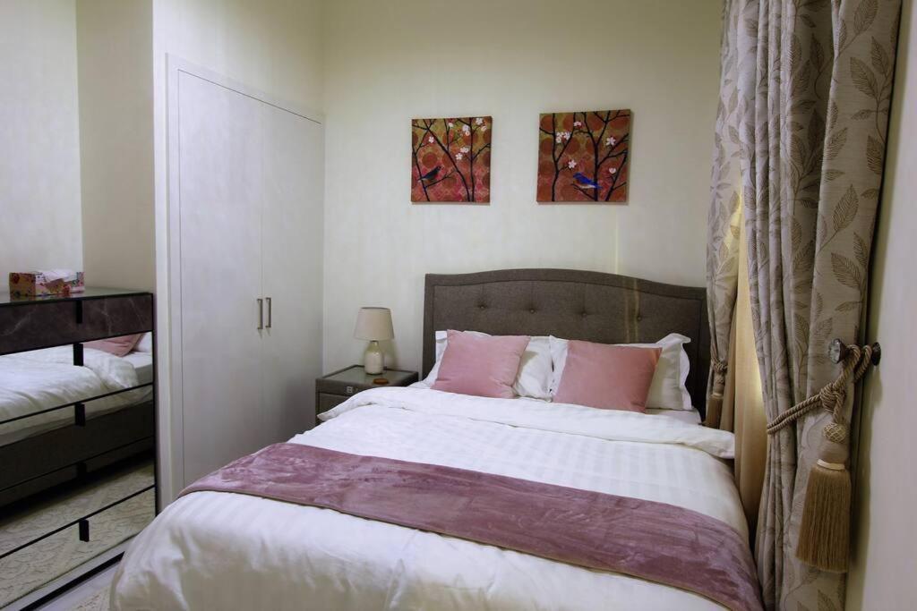Upgraded Spacious 3br+maid *